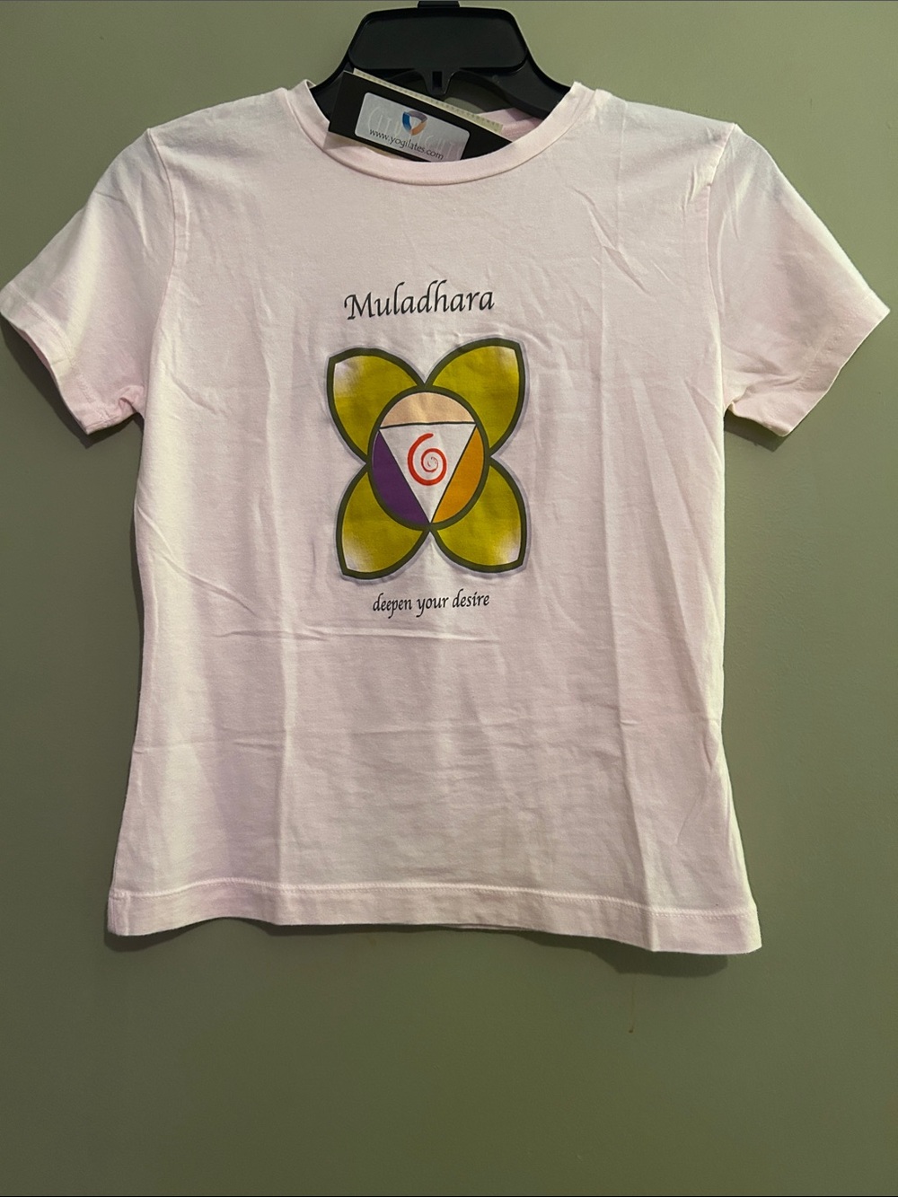 NWT City Lights Yogilates Muladhara Graphic Tee Size M